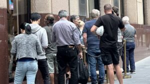 surge-in-gold-prices-sparks-investor-frenzy-in-sydney-s-cbd