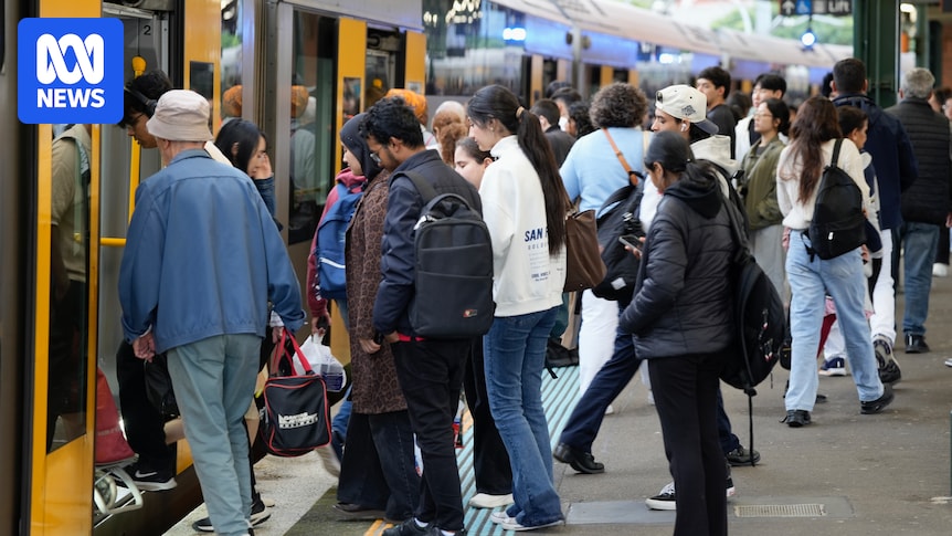 sydney-trains-faces-scrutiny-over-communication-failures-a-path-to-improvement