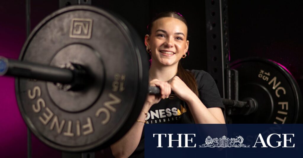 teenage-powerlifter-lara-jones-a-rising-star-in-fitness