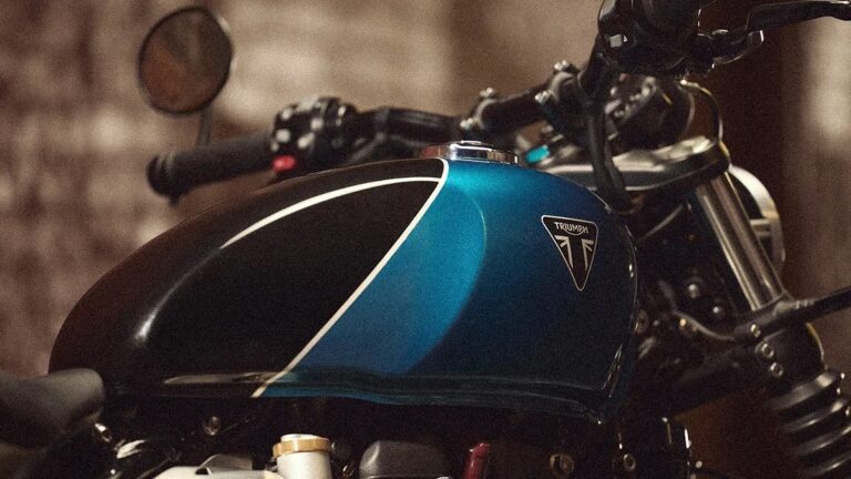 triumph-s-new-bonneville-models-a-blend-of-classic-style-and-modern-convenience