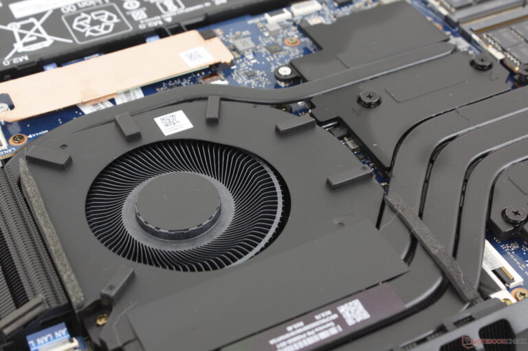 2025-hp-omen-17-a-cooler-quieter-gaming-experience-with-amd-zen-5