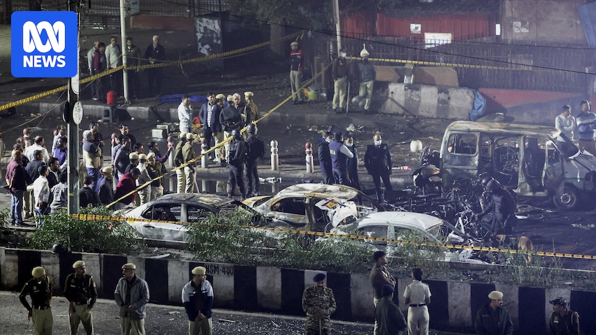 car-explosion-near-delhi-s-red-fort-investigation-underway-amid-high-security-alert