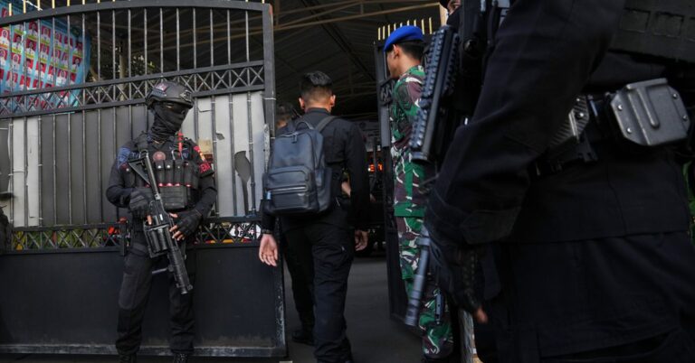 explosions-in-jakarta-mosque-injure-54-teen-suspect-identified