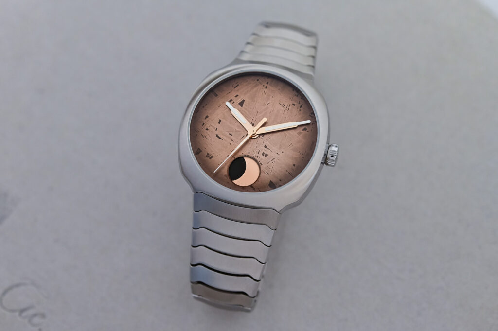 h-moser-cie-unveils-streamliner-perpetual-moon-concept-meteorite