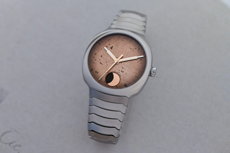 h-moser-cie-unveils-streamliner-perpetual-moon-concept-meteorite