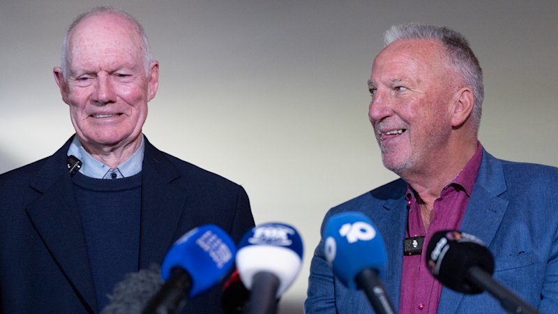 ian-botham-predicts-aggressive-england-strategy-for-ashes-victory-in-australia