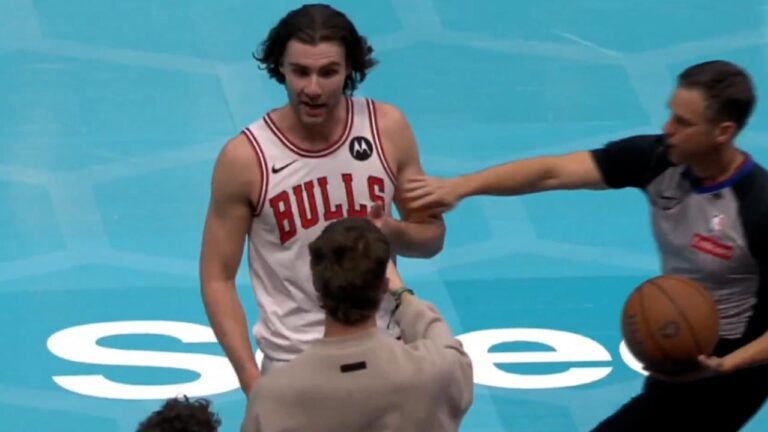 josh-giddey-s-stellar-night-overshadowed-by-fan-incident-in-charlotte