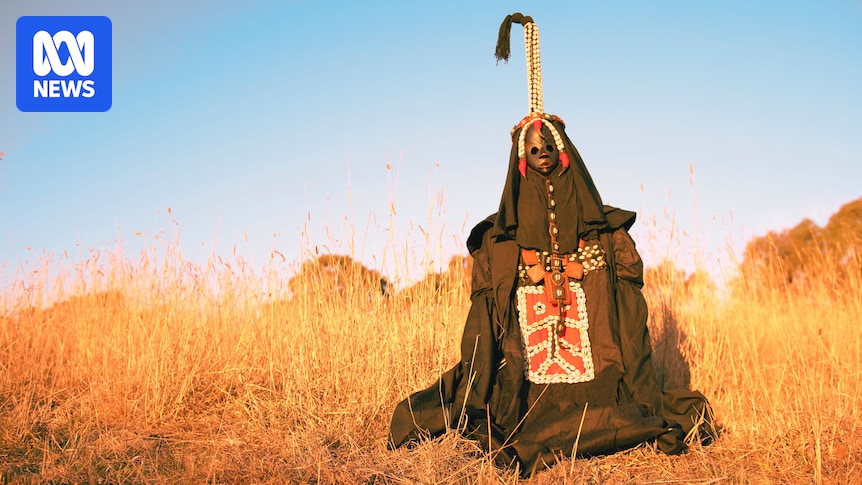 lamine-sonko-s-guewel-brings-senegalese-cosmology-to-australian-stages