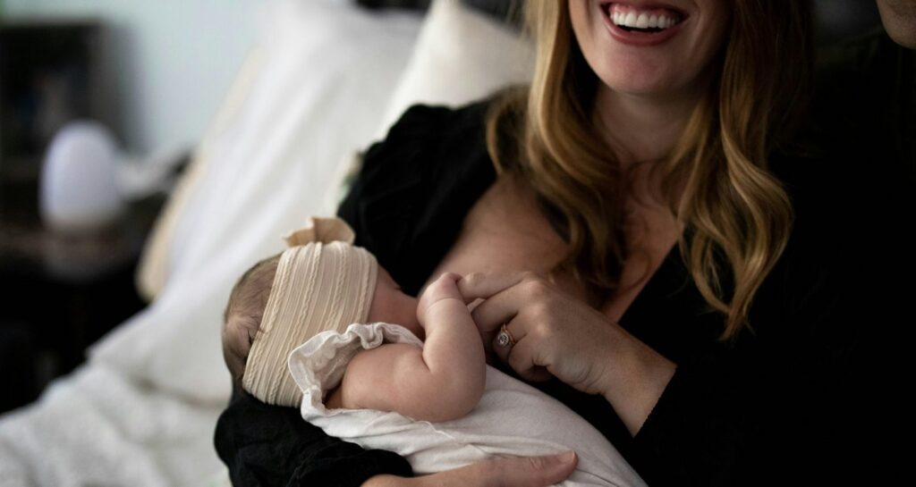 new-study-links-childbirth-and-breastfeeding-to-reduced-breast-cancer-risk