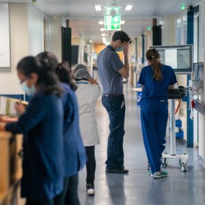 rising-flu-cases-in-england-spark-vaccination-concerns-amid-early-season-surge