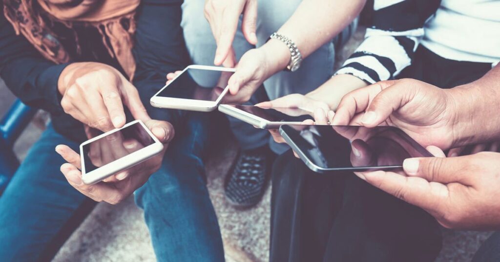 rising-screentime-linked-to-alarming-dementia-increase-in-young-australians