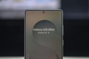 samsung-galaxy-s26-ultra-leak-larger-selfie-camera-punch-hole-sparks-debate