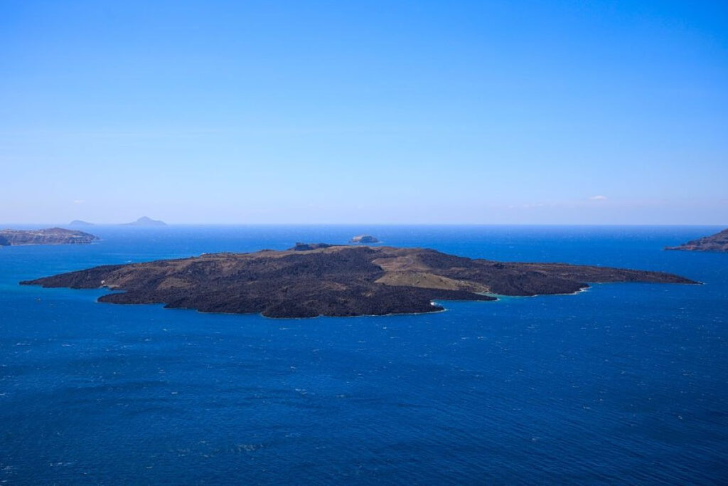 santorini-s-seismic-swarm-magma-volume-equals-20-giza-pyramids