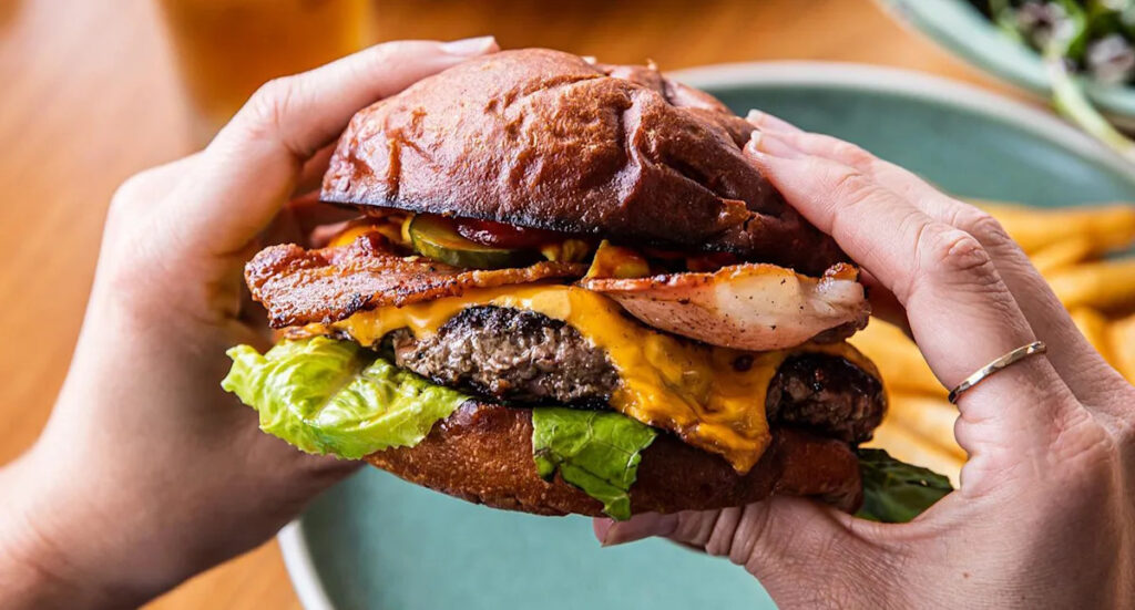 surprise-winner-best-pub-burger-in-nsw-crowned-by-aha
