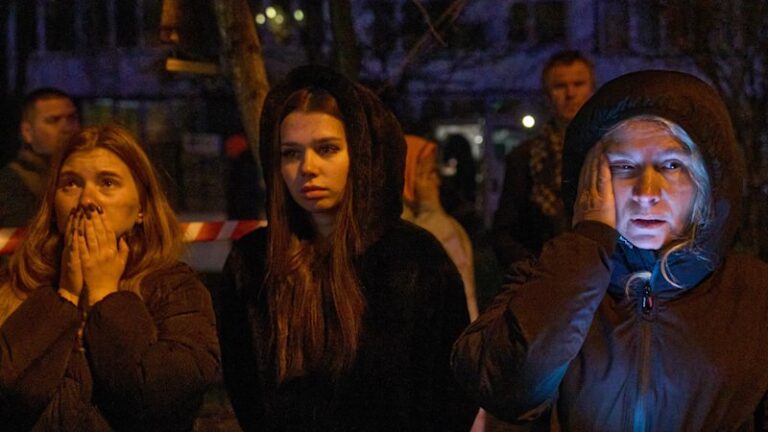 us-and-russia-hold-secret-talks-amid-escalating-ukraine-conflict