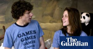 adventureland-a-nostalgic-journey-through-youth-and-escapism