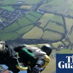 australian-skydivers-strike-over-pay-dispute-amid-safety-concerns