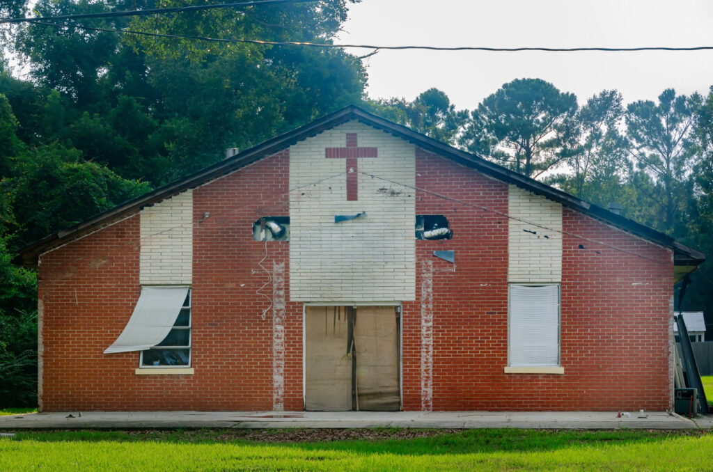 decline-in-church-attendance-linked-to-rise-in-deaths-of-despair-among-white-americans