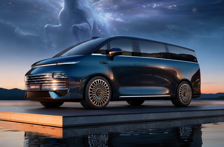 geely-galaxy-v900-erev-mpv-launches-pre-order-with-cutting-edge-range-extender-technology
