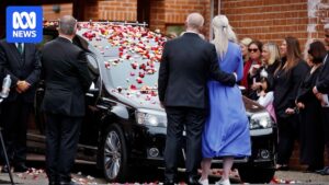 grieving-mother-s-letter-spurs-australia-s-landmark-social-media-age-ban