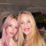 lady-mary-charteris-and-jerry-hall-reunite-at-mick-jagger-s-festive-gathering