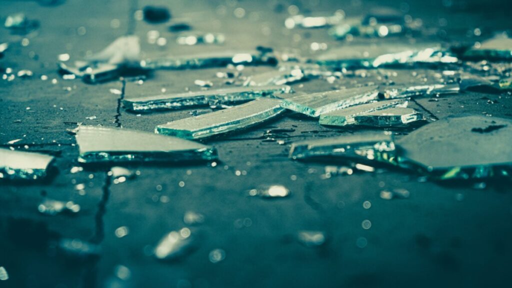 new-universal-rule-explains-how-objects-shatter