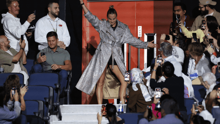 nick-kyrgios-triumphs-in-dubai-s-battle-of-the-sexes-exhibition