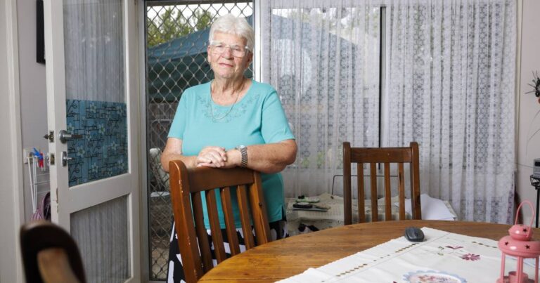 nsw-paramedics-step-in-as-act-ambulance-services-hit-critical-capacity