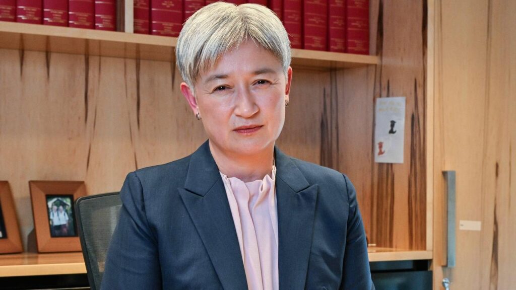penny-wong-apologizes-to-jewish-community-after-bondi-terror-attack
