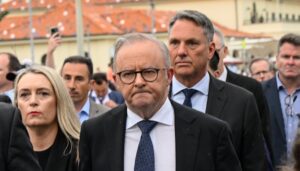 political-tensions-erupt-amid-calls-for-unity-at-bondi-memorial