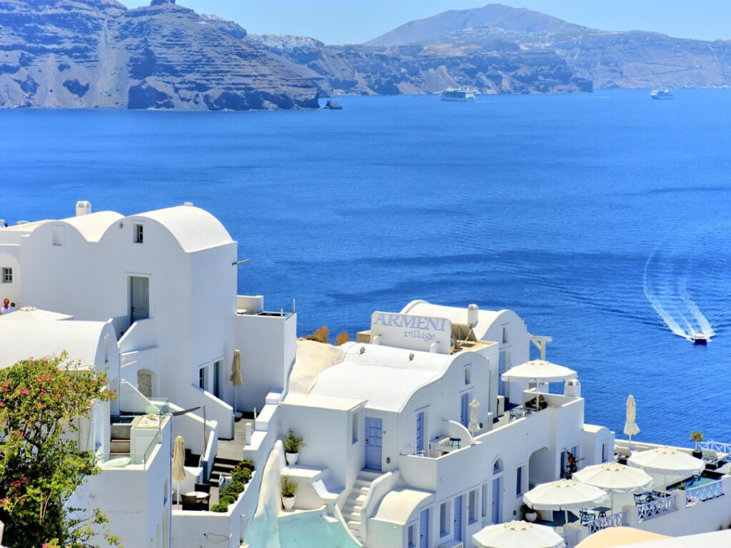 santorini-s-seismic-swarm-unraveling-the-mystery-of-thousands-of-earthquakes