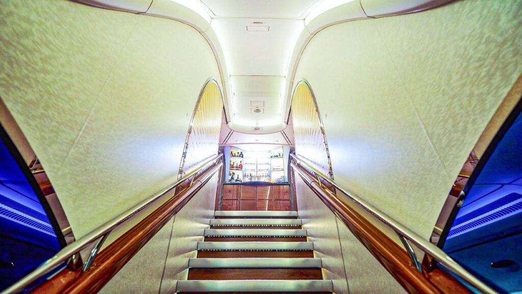the-luxurious-upper-deck-of-emirates-airbus-a380-a-sky-high-masterpiece