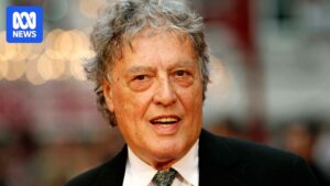 tom-stoppard-celebrated-playwright-and-oscar-winner-dies-at-88