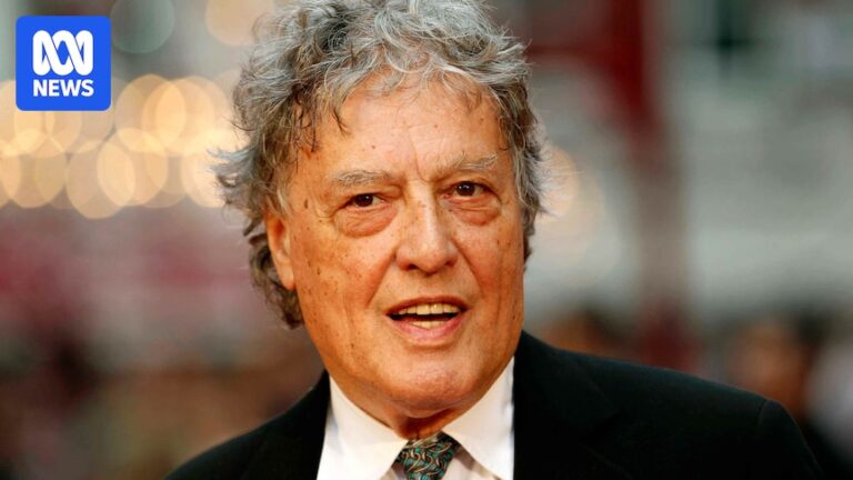 tom-stoppard-celebrated-playwright-and-oscar-winner-dies-at-88
