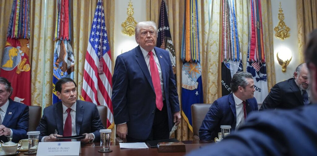 trump-s-approval-ratings-edge-up-australian-labor-maintains-poll-dominance