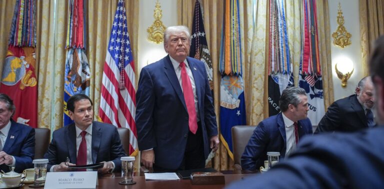 trump-s-approval-ratings-edge-up-australian-labor-maintains-poll-dominance