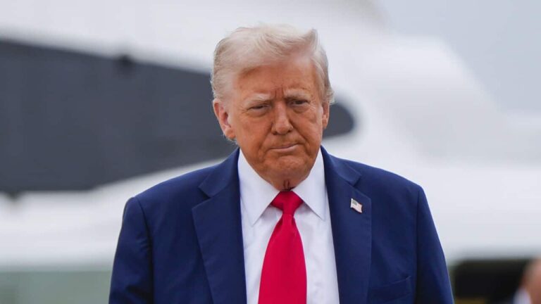 trump-s-social-media-disclosure-plan-sparks-debate-among-australians