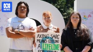 university-of-wollongong-cuts-disrupt-student-degrees-amidst-sector-changes