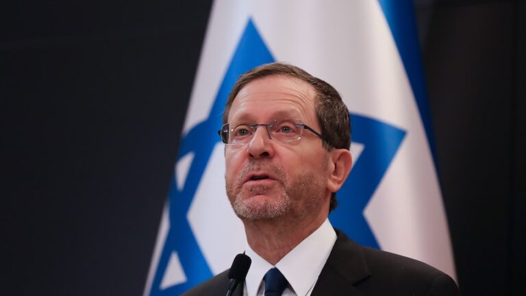 anthony-albanese-faces-backlash-over-israeli-president-s-visit-amid-controversy