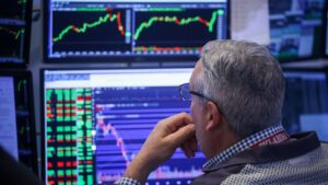 asx-dips-as-big-banks-weigh-down-market-bluescope-shares-soar-on-takeover-bid