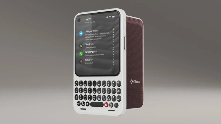 clicks-unveils-retro-inspired-smartphone-and-keyboard-at-ces-2026