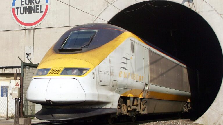eurostar-train-cancellations-cause-travel-chaos-ahead-of-new-year
