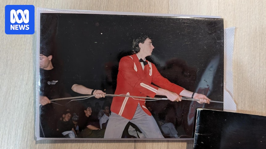 inside-the-great-moscow-circus-a-journey-of-hardship-and-friendship