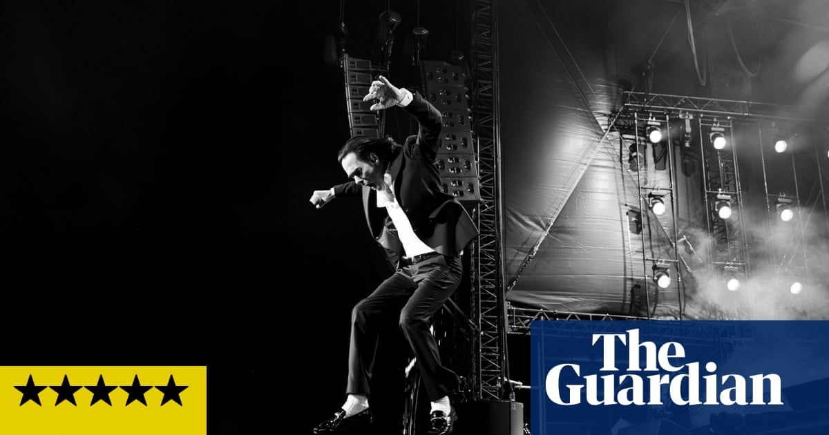 nick-cave-the-bad-seeds-deliver-an-electrifying-performance-in-perth