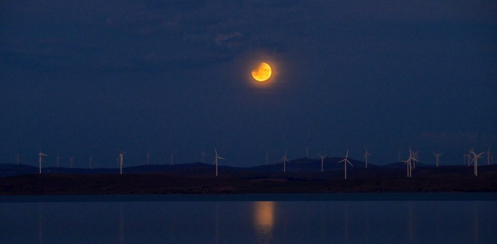 southern-sky-spectacles-in-2026-eclipses-supermoons-and-planetary-alignments