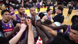 sydney-kings-extend-winning-streak-emerge-as-nbl-title-contenders