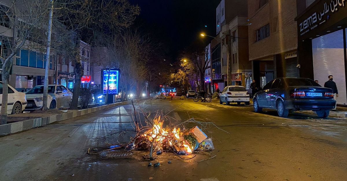 tehran-protests-escalate-amid-economic-crisis-and-government-crackdown