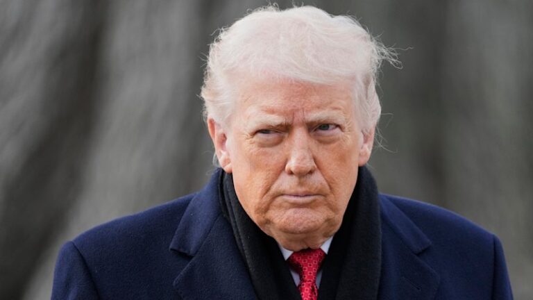 trump-s-long-term-vision-bannon-hints-at-unconstitutional-third-term