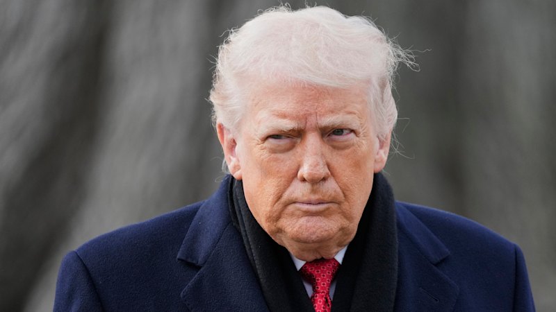 trump-s-long-term-vision-bannon-hints-at-unconstitutional-third-term