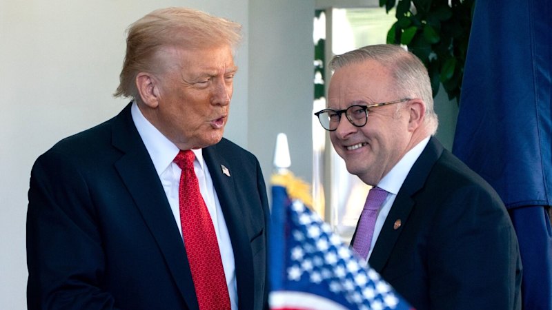 trump-strengthens-ties-with-australia-highlights-aukus-importance-steve-bannon